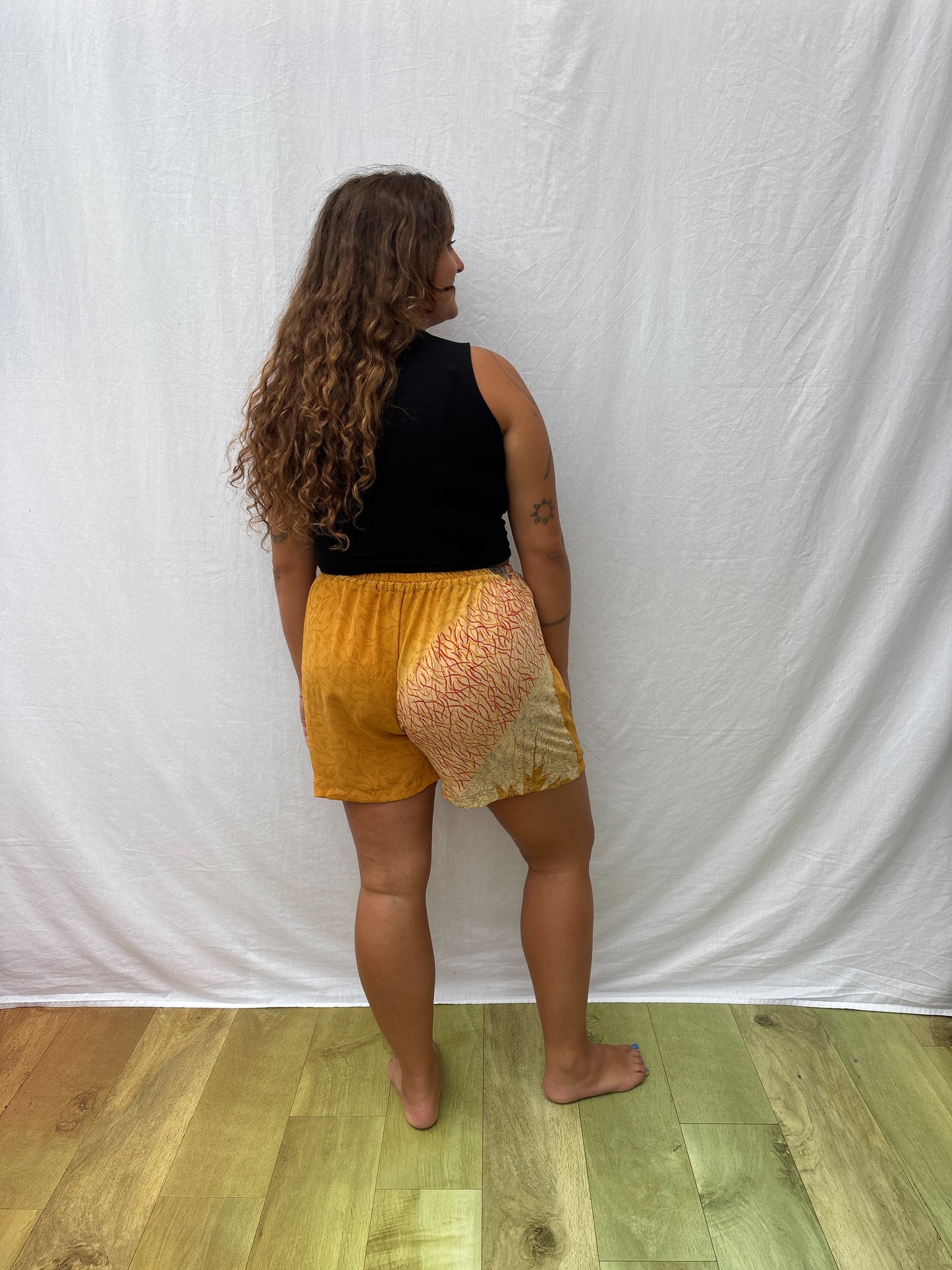 SWON SHORTS | M/L ~ All fun & games
