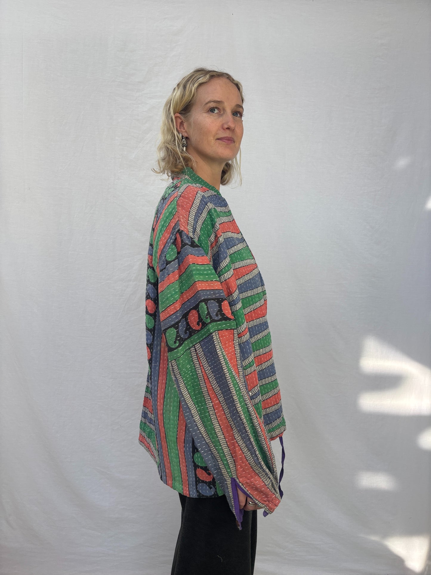 KANTHA ZIP BOMBER | Play