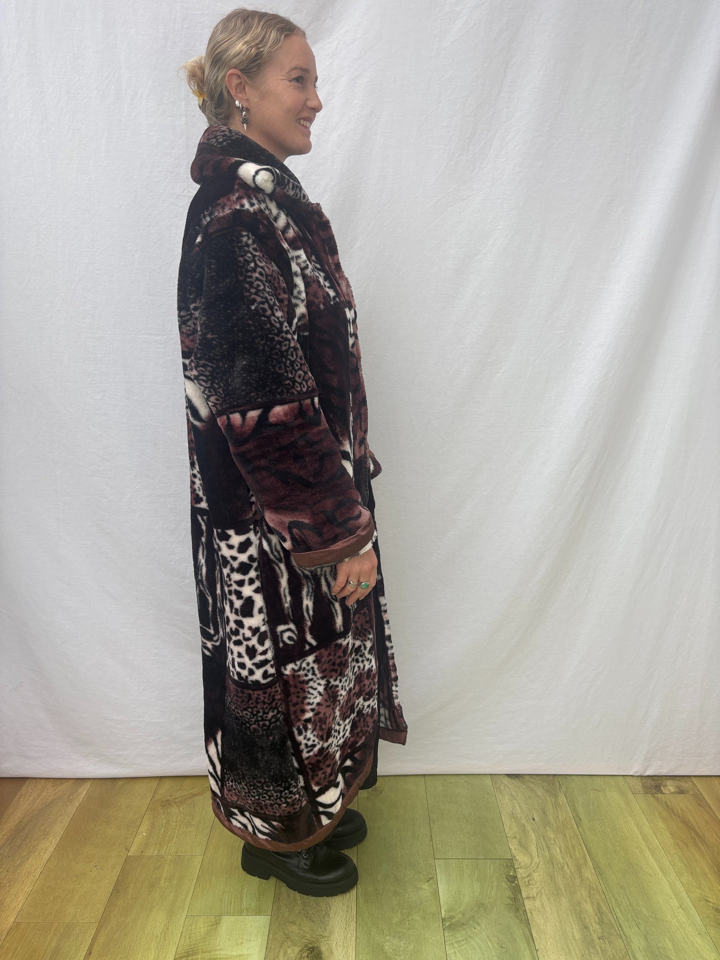 BLANKET COAT | Animal Garnet