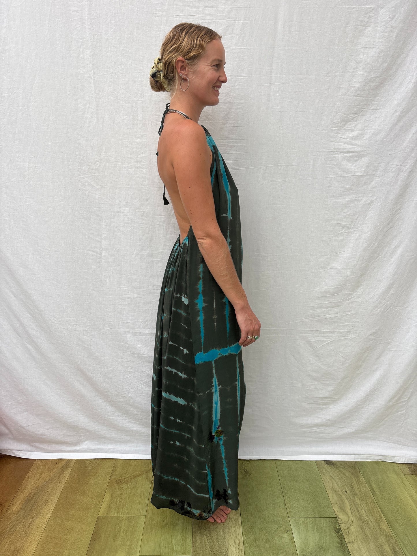 HALTER DRESS | Dear Doe