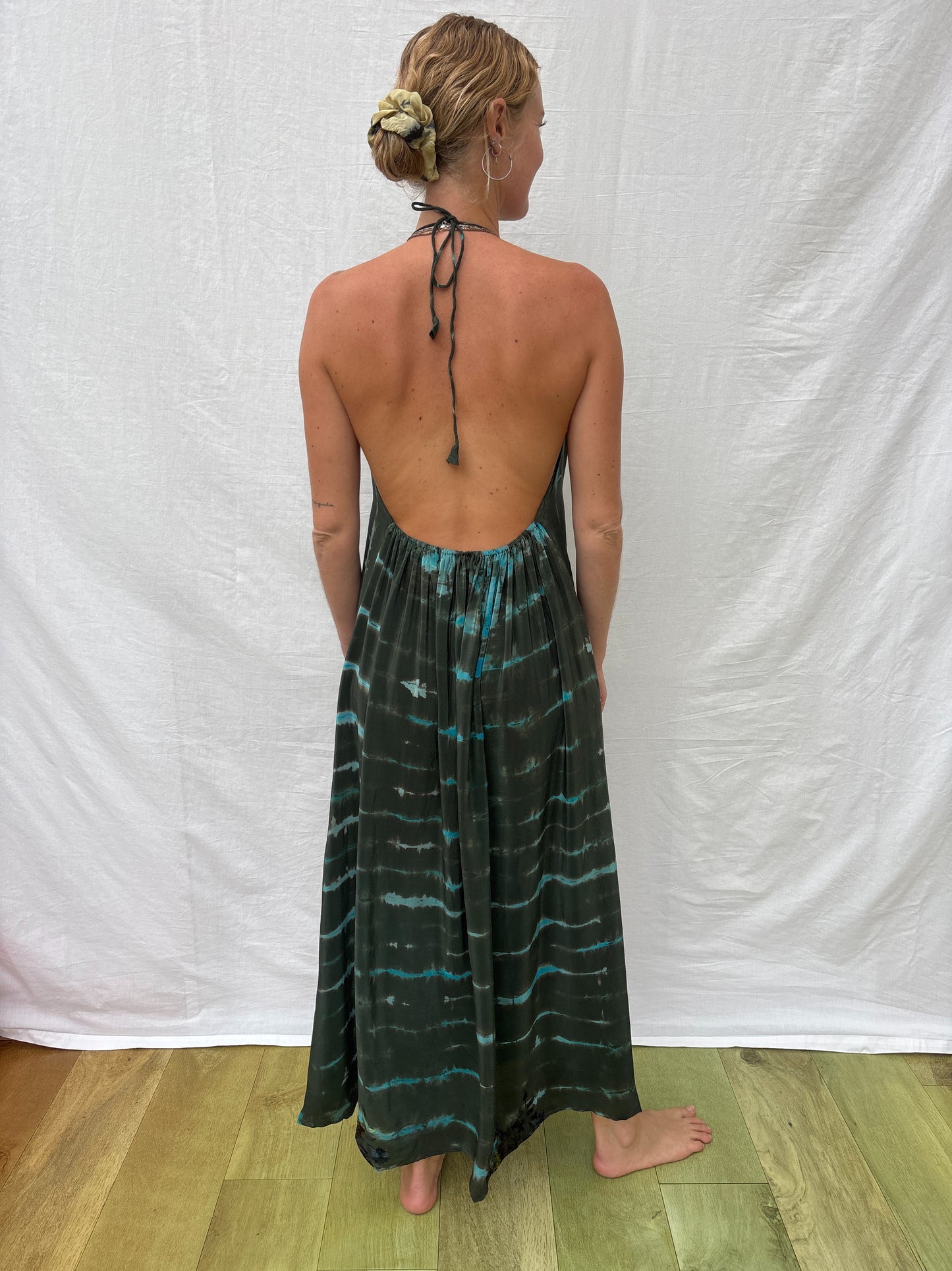 HALTER DRESS | Dear Doe