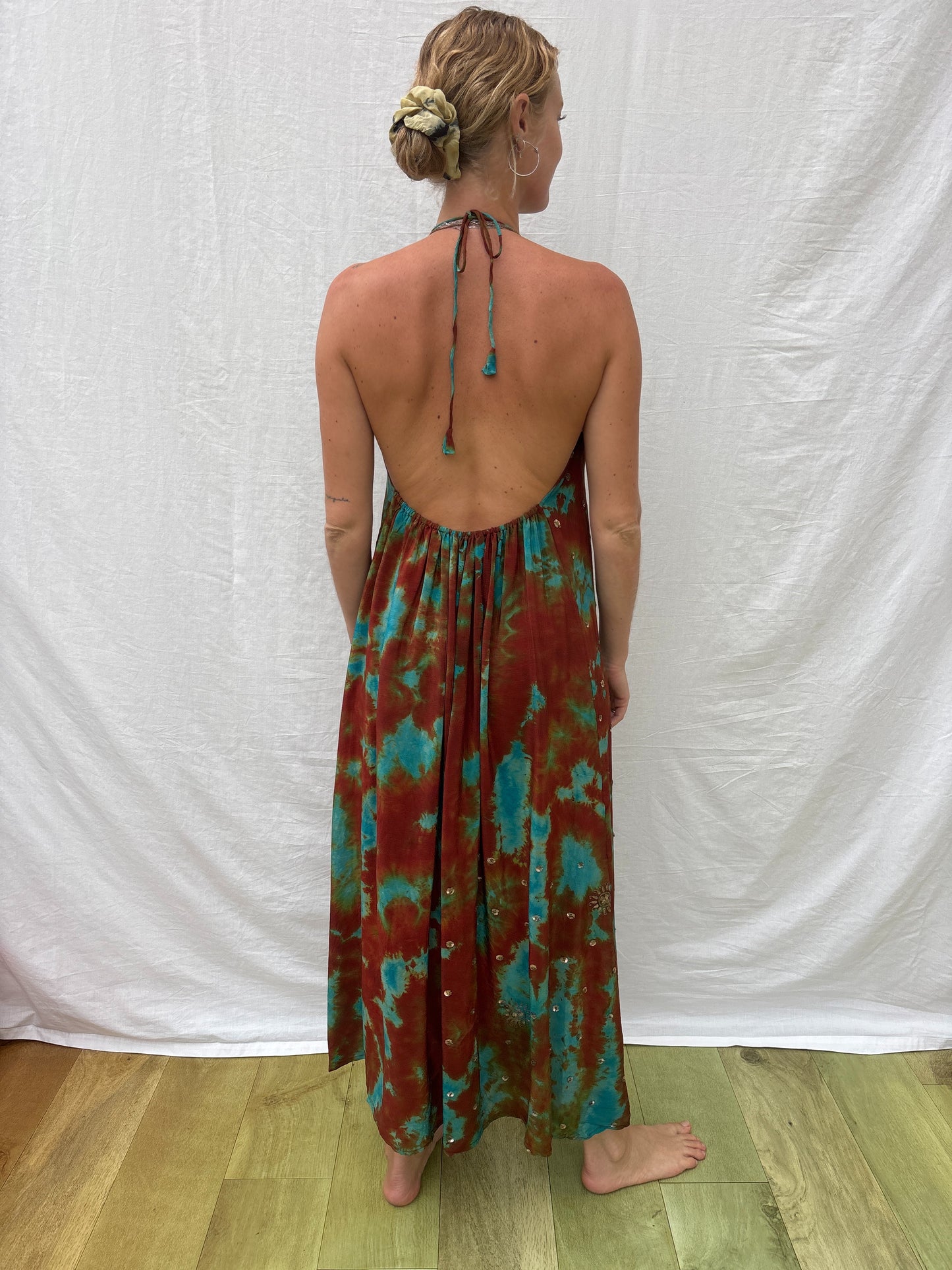 HALTER DRESS | Like a river