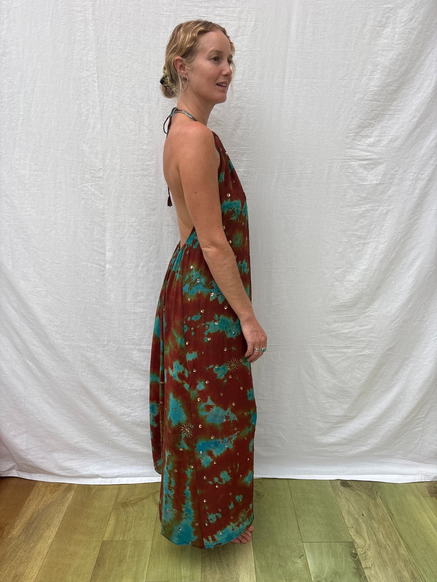 HALTER DRESS | Like a river