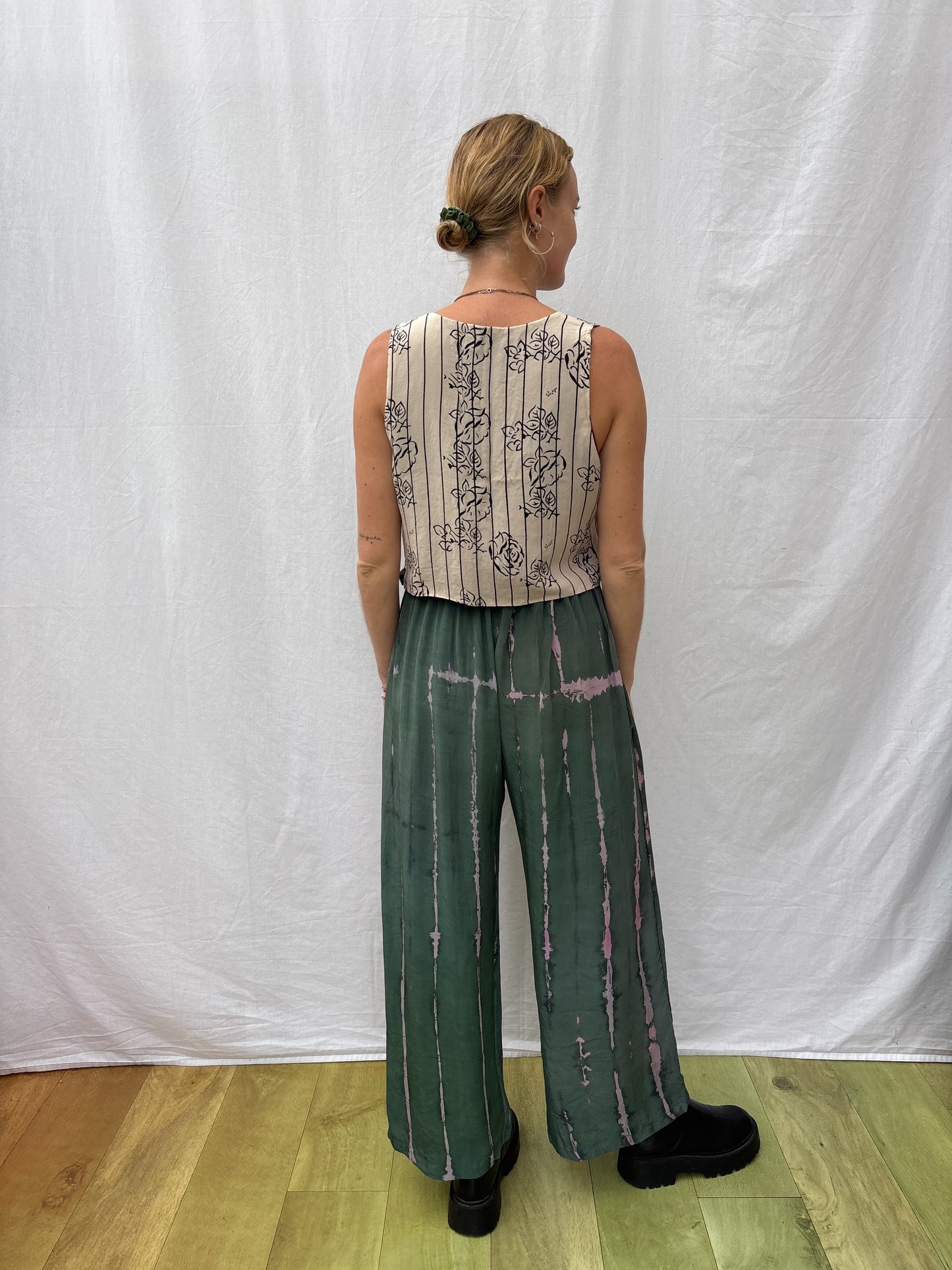 SILK WAISTCOAT | S/M ~ Explorer