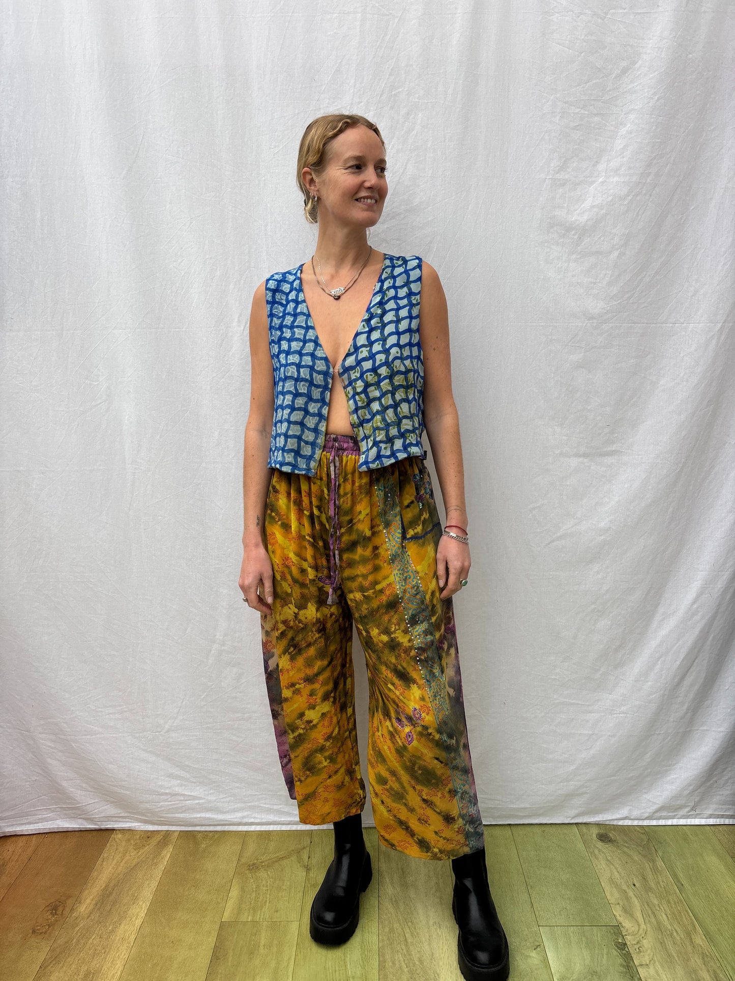 SILK WAISTCOAT | M/L ~ Queen