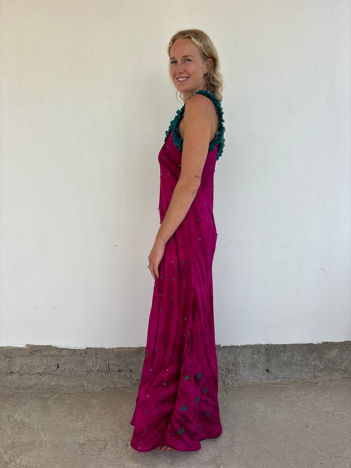 RUFFLE DRESS | Take the spotlight