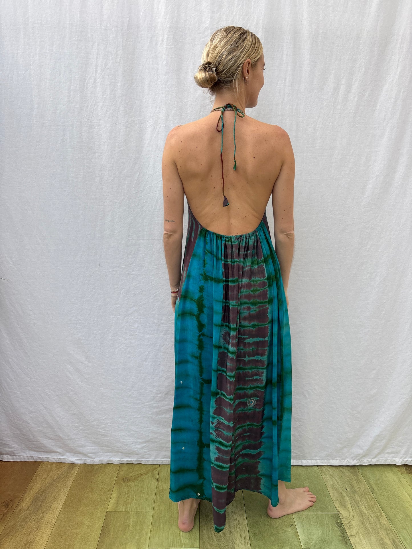 HALTER DRESS | Be bigger