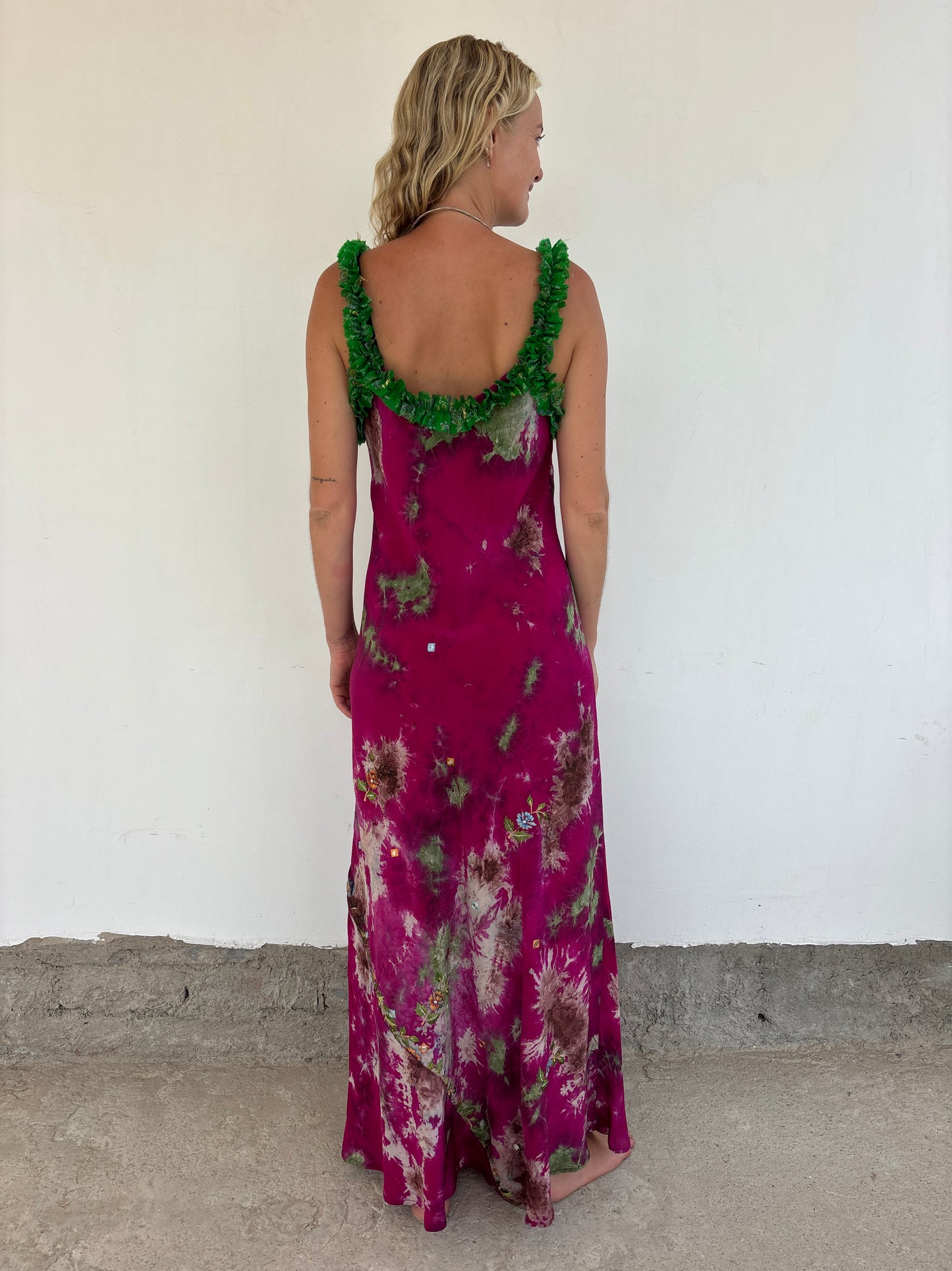 RUFFLE DRESS | To be seen