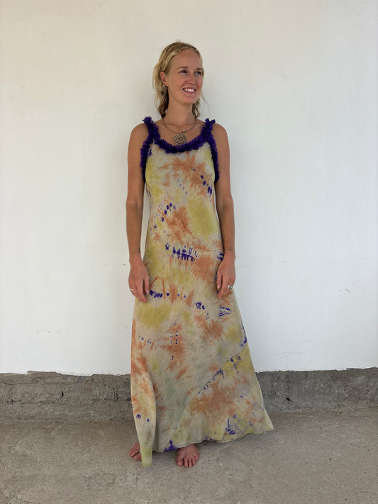 RUFFLE DRESS | Radiant