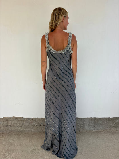 RUFFLE DRESS | To the moon